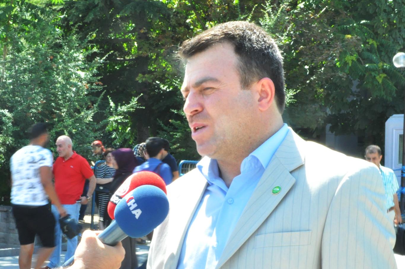 “Böyle devam ederse duruşmalar tiyatrodan ibaret olacak” “Böyle devam ederse duruşmalar tiyatrodan ibaret olacak”